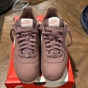 Nike Women's Classic Cortez leather